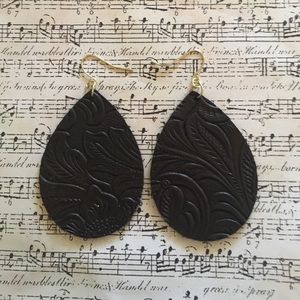 Dk brown textured faux leather earrings